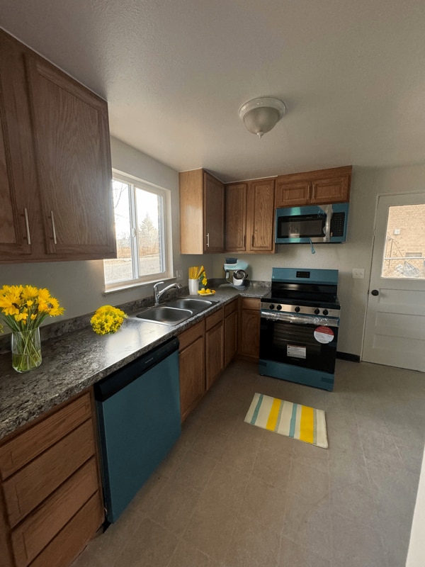 Building Photo - 8727-8729 W 63rd Pl