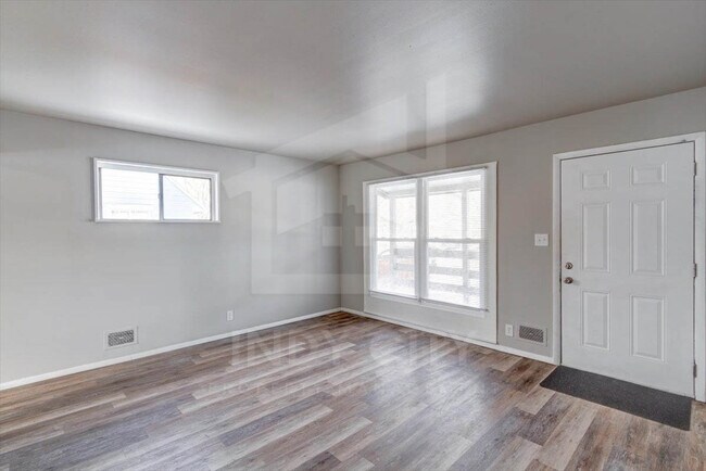 Foto del edificio - 750 S Dequincy St