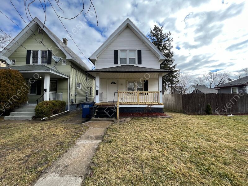 Foto principal - 847 Woodsdale Ave