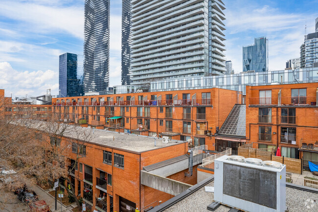 Building Photo - Crombie Park Apartments