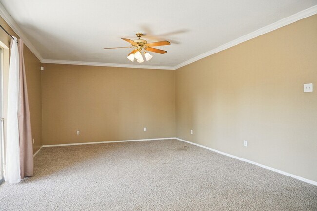 Building Photo - 5005 Georgi Ln