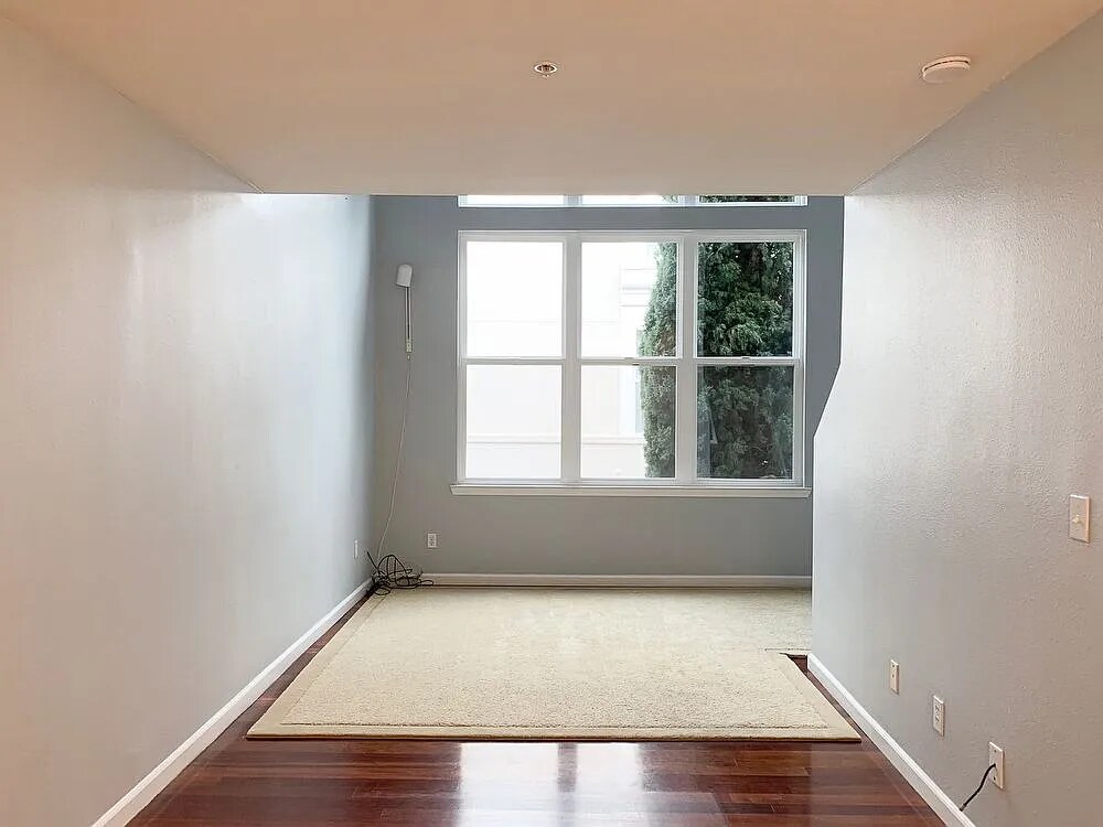 Foto principal - Modern loft-style condominium!