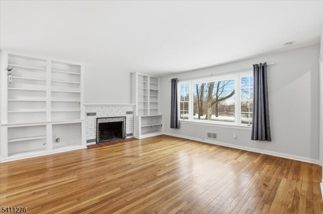 Foto del edificio - 81 Glen Ave