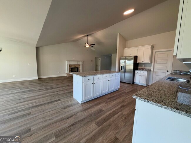 Foto del edificio - 232 Lake Meadows Dr