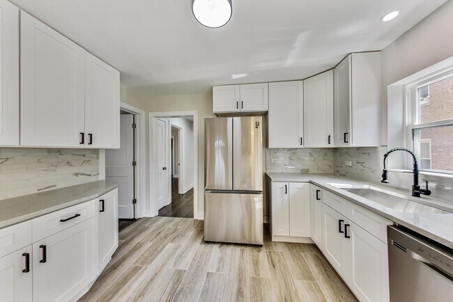 Foto del edificio - 4821 Crain St