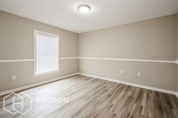 Foto del edificio - NOW AVAILABLE! - 2323 Kingscrest Cir, Apop...
