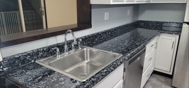 Cocina - 237 Ingram Ave