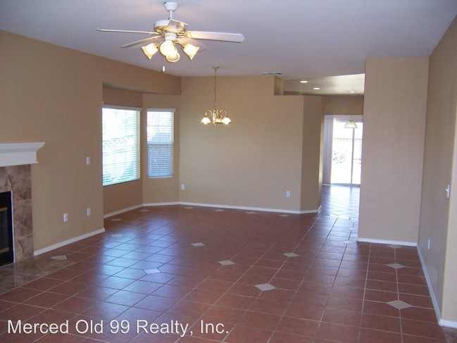 Foto del edificio - 3 br, 2 bath House - 2203 Dinky Creek Dr