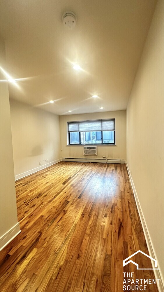 Foto del edificio - 6954 N Sheridan Rd