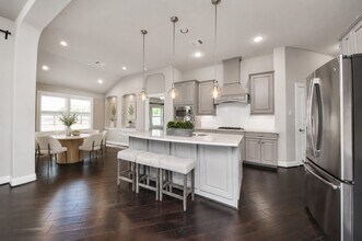 Building Photo - 6243 Garden Lakes Ln