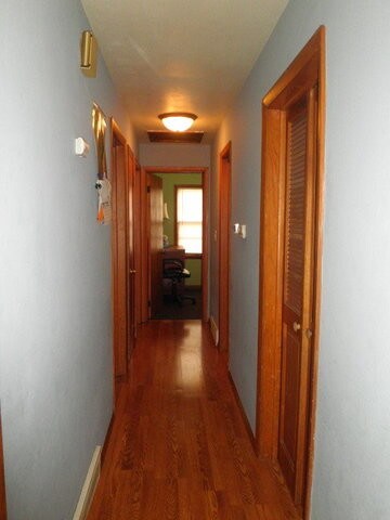 Building Photo - 610 N 10th St
