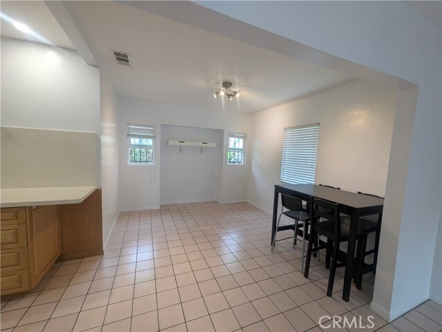 Building Photo - 1447 W 37th Pl