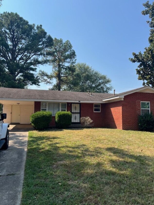 Primary Photo - Nice Whitehaven Home for Rent
