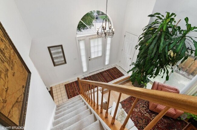 Foto del edificio - 292 Kensington Ct