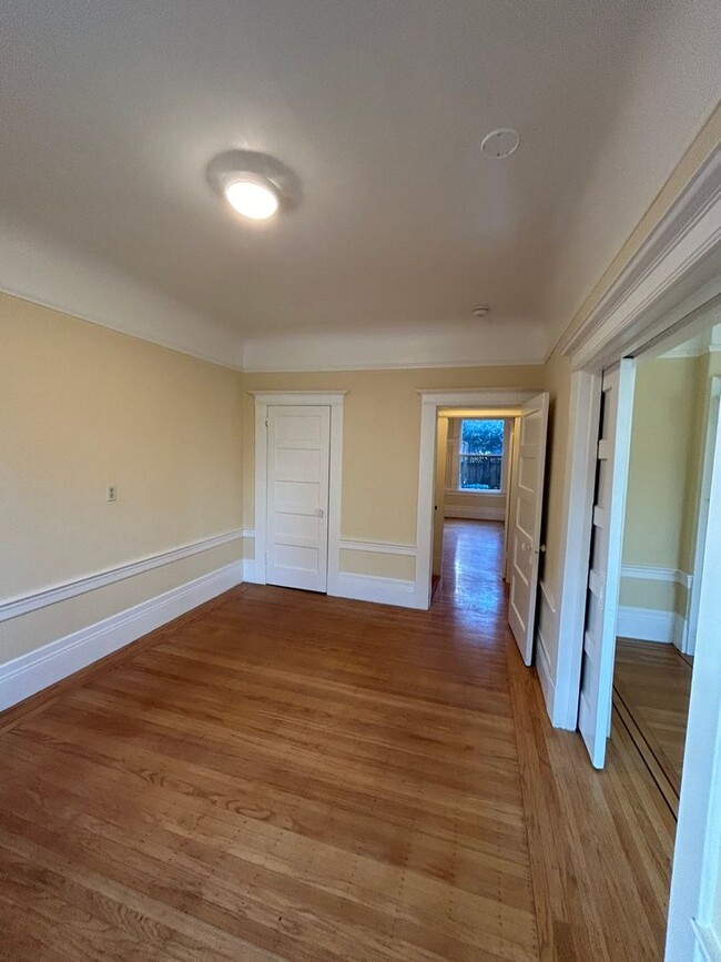 Foto del edificio - Two Bedroom Available Now in Noe Valley!!