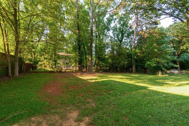 Foto del edificio - Well maintained ranch home in Charlotte!