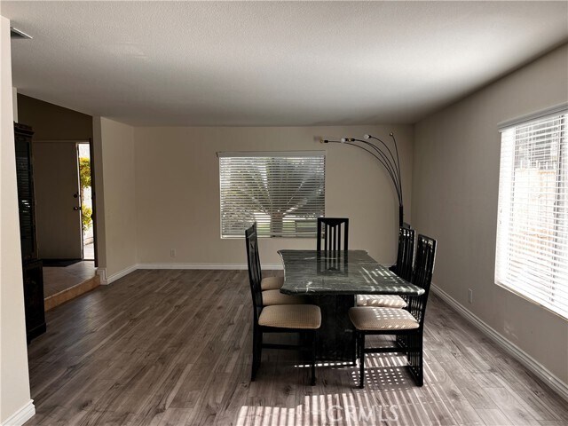 Foto del edificio - 1657 Meadow Glen Rd