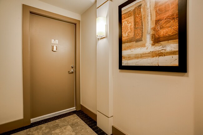 Foto del edificio - Fabulous Urban Retreat Condo in Celebrated...