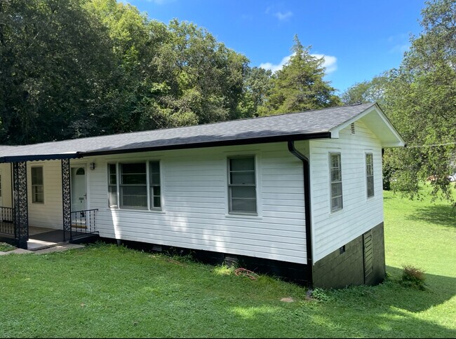 Foto del edificio - 3009 Cox Ln