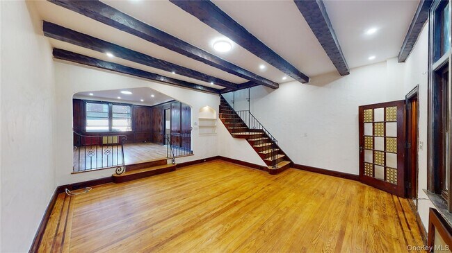 Foto del edificio - 90-09 68th Ave