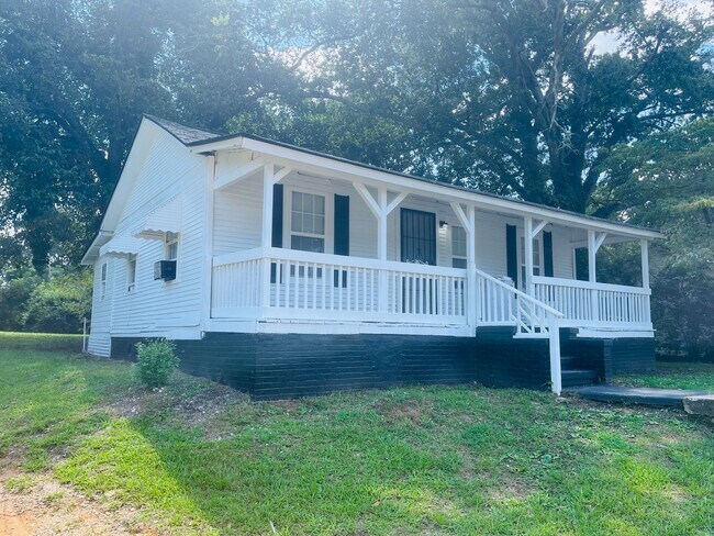 Foto del edificio - Fully renovated, 2 bed, 1 full bath, New L...