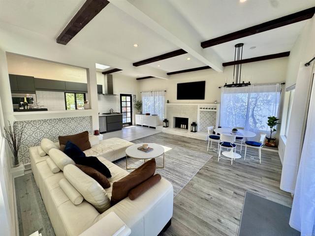 Foto principal - 1923 Sunset Plaza Dr