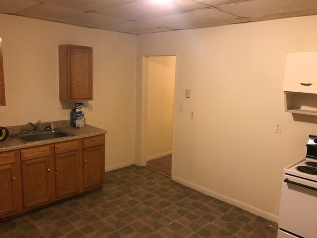 Building Photo - 402 York Pl