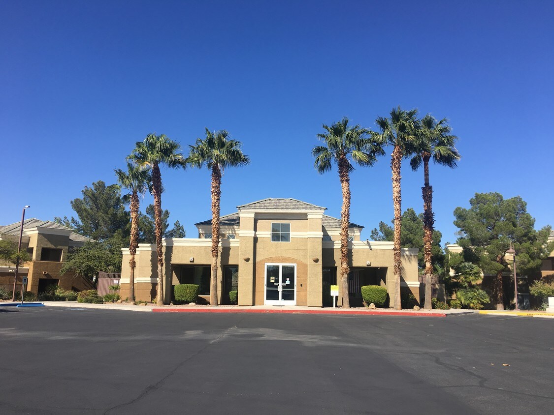 Foto principal - 8070 W Russell Rd