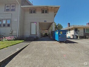 Building Photo - 242 NW 15th St