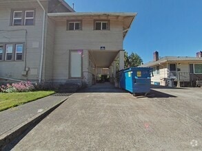 Building Photo - 242 NW 15th St