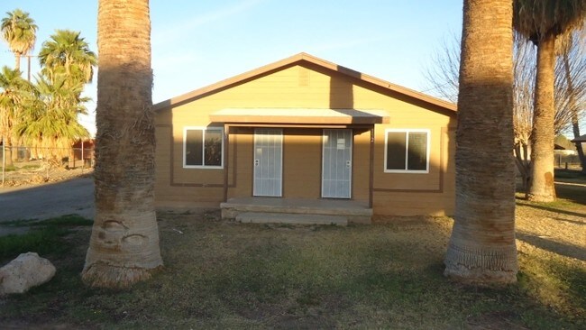 Foto del edificio - 150-156 S Agate Rd