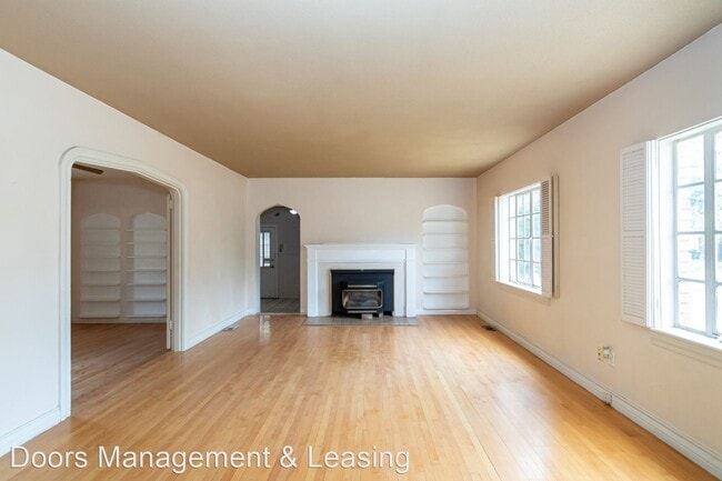 Building Photo - 5 br, 3 bath House - 2324 17th Street