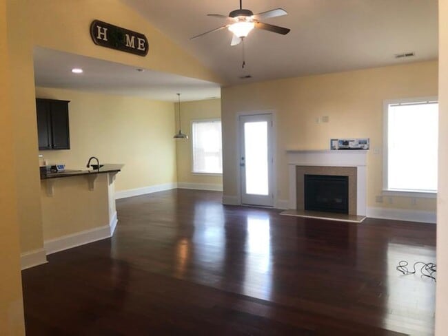 Photo - 3 Bed, 2 Bath Unfurnished home in Hampstead - Cross Creek Community