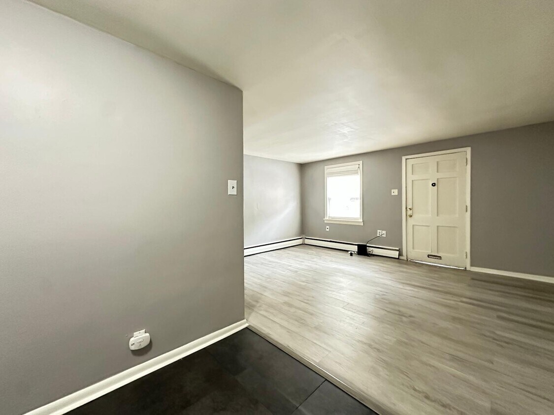Foto del edificio - 7131 Marshall Rd