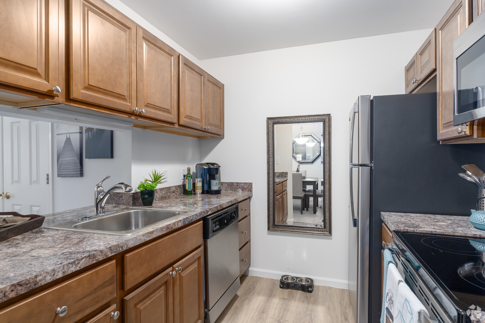 Pointe North Apartments primary photo