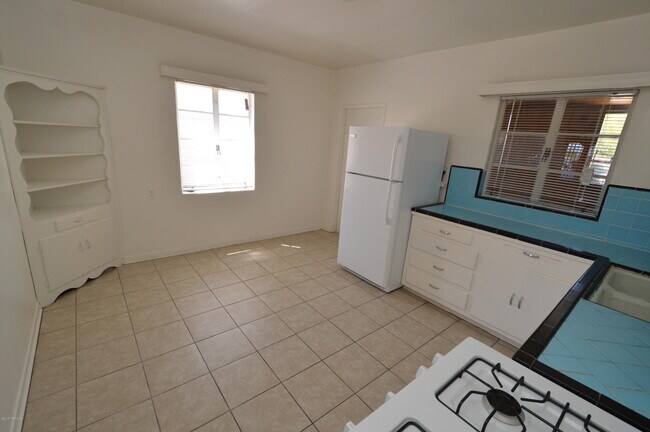 Foto del edificio - 2425 N Los Altos Ave