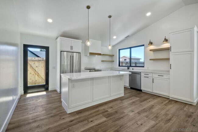 Building Photo - 3004 Segovia Way