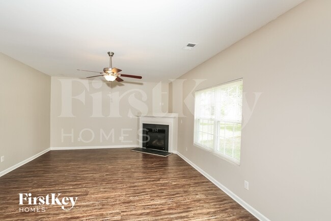 Building Photo - 1531 Pecan Ln