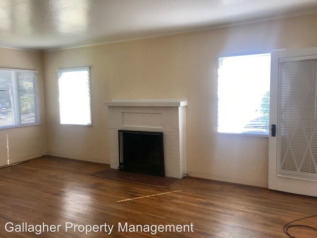 Building Photo - 2 br, 1 bath House - 101 Calle Alamo