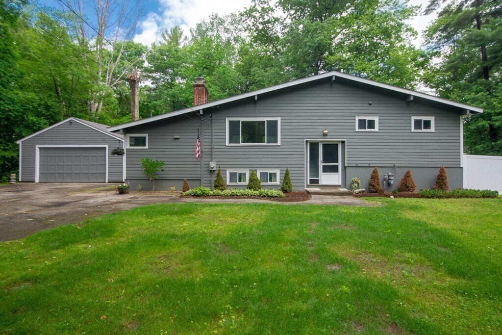 Foto principal - 54 Blackmer Rd
