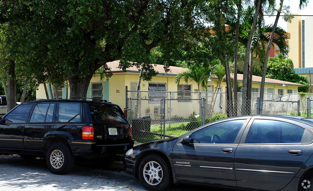 Foto principal - 962 NW 5th St