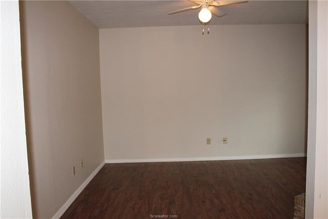 Building Photo - 2850 Forest Bend Dr