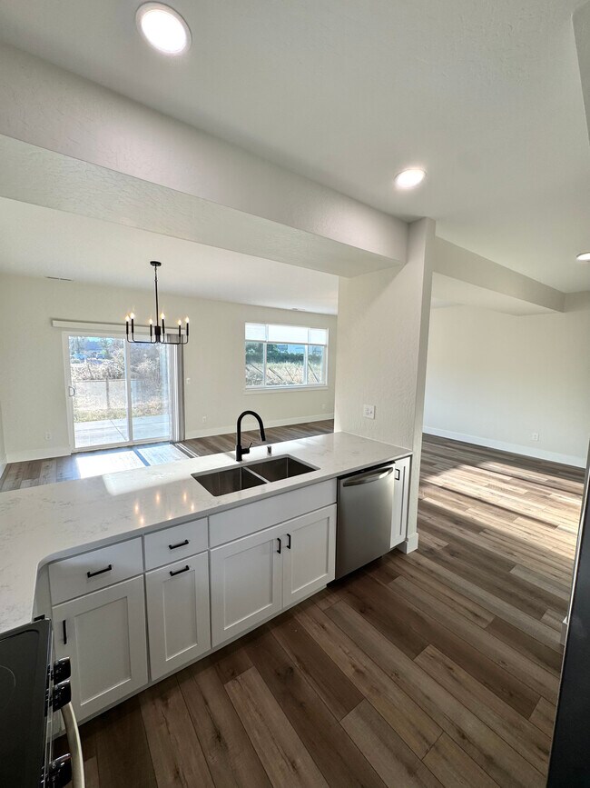 Foto del edificio - 4221 N Locust Rd