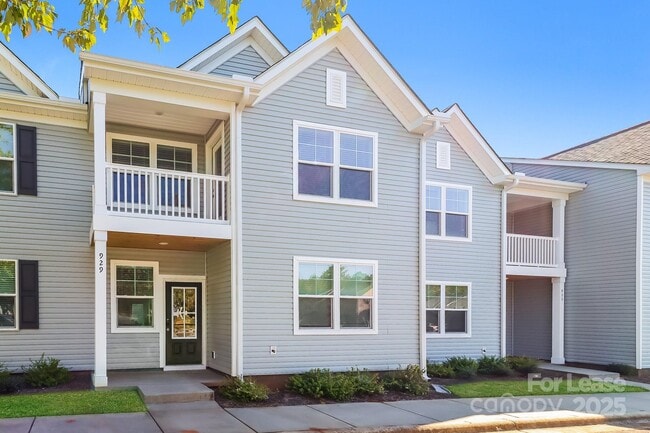 Building Photo - 929 Ranchero St