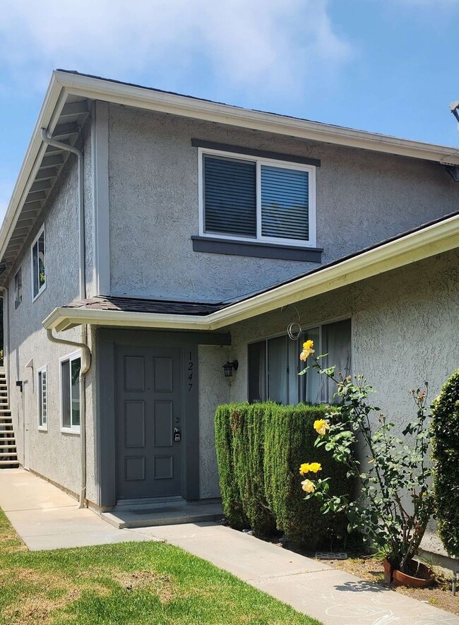 Building Photo - 1247 Acadia Pl