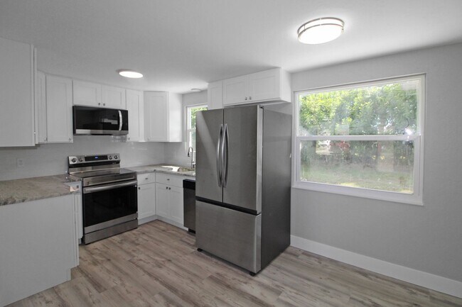 Foto del edificio - Overbrook Gardens Annual Home for Rent