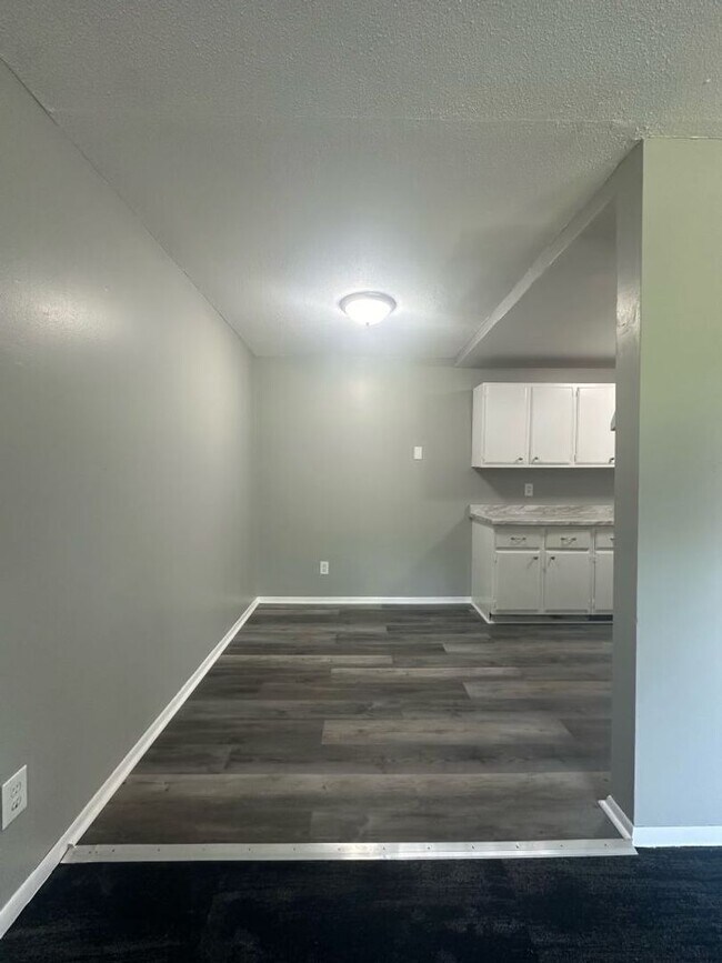 Foto del edificio - 1315 N Dowling Ave