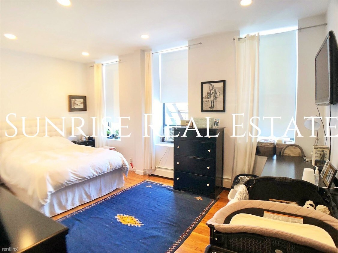 2 br, 1 bath - 739 Union St 4 - 2 br, 1 bath  - 739 Union St 4