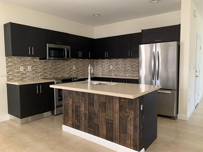 Foto del edificio - 10311 NW 70th Ln