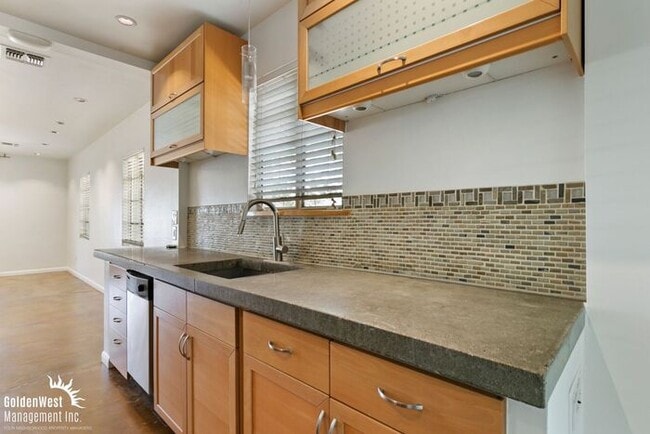 Foto del edificio - Charming 2Bdm 2Ba Home with Modern ADU in Uptown Phoenix!